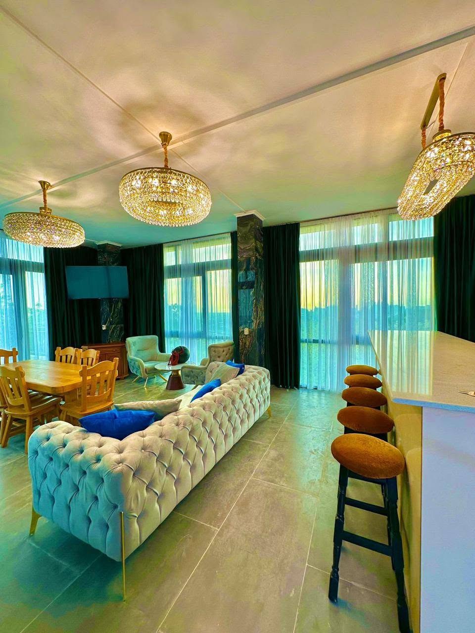 🌿 Batumidə fəaliyyət göstərən restoran icarəyə verilir - teraslı! — 5,000$