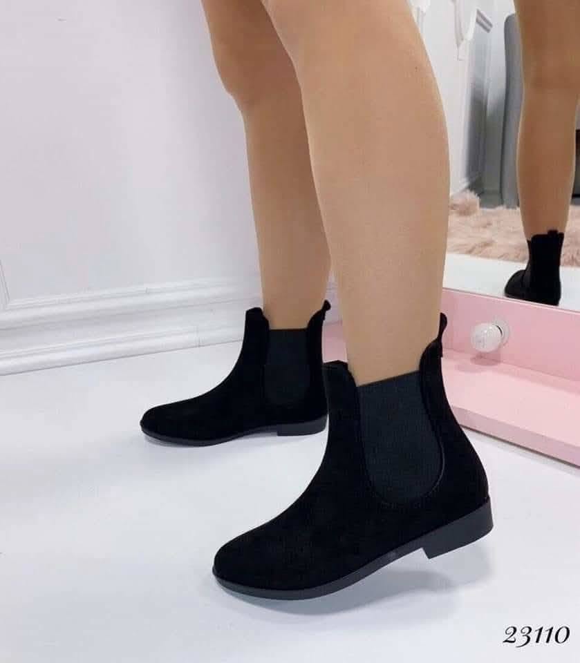 Siyah kadife yarım botlar, 35-40 bedenler