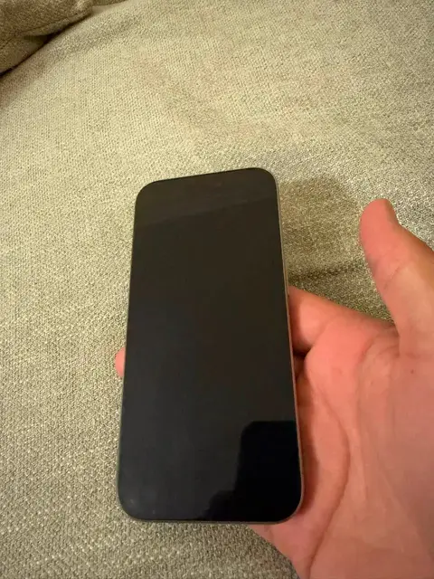 iPhone 15 Pro 82% պաշկով քարտով — 100,000$