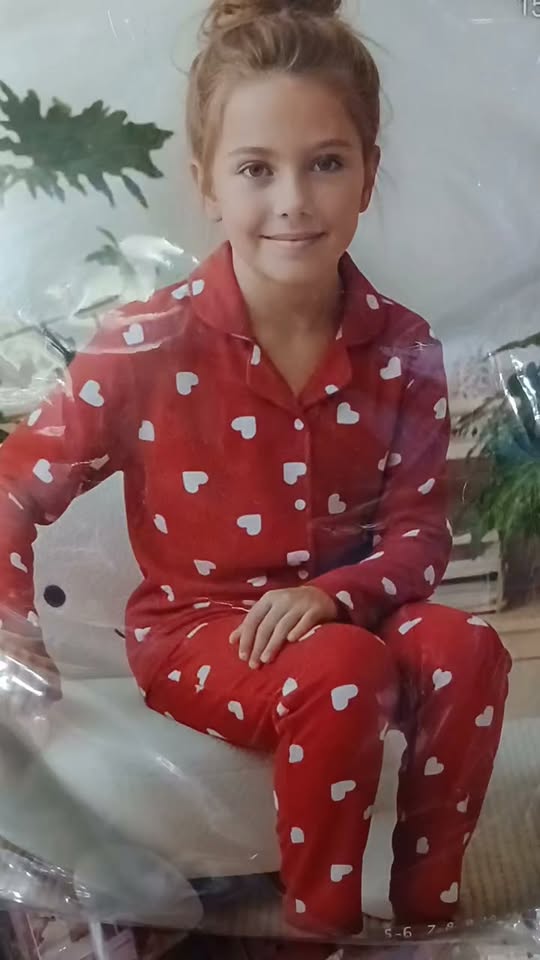Çocuğun pijaması %100 pamuk, 12 yaşına kadar