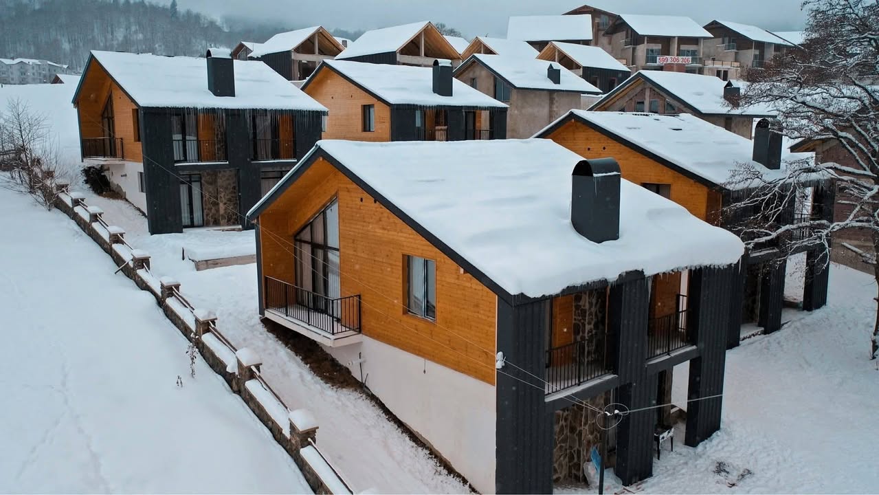 🏞️🏡Վաճառվում է կոտտեջ Բակուրիանում Դիդվելի վրա: Գինը՝ 180,000$: Բնութագիրը…