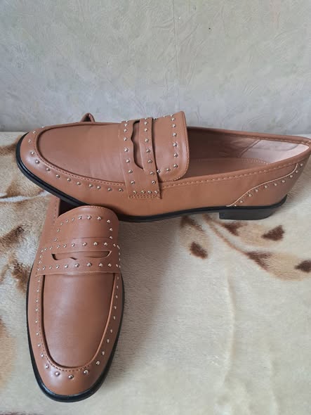 Brown studded loafers, 100 GEL
