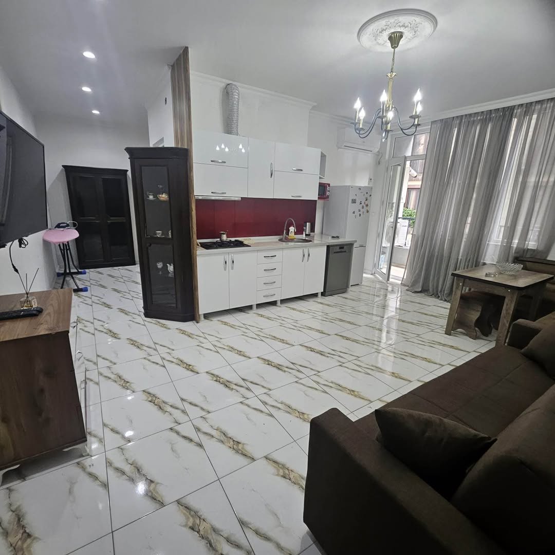 Сдаётся 2-комнатная квартира, Батуми — $700