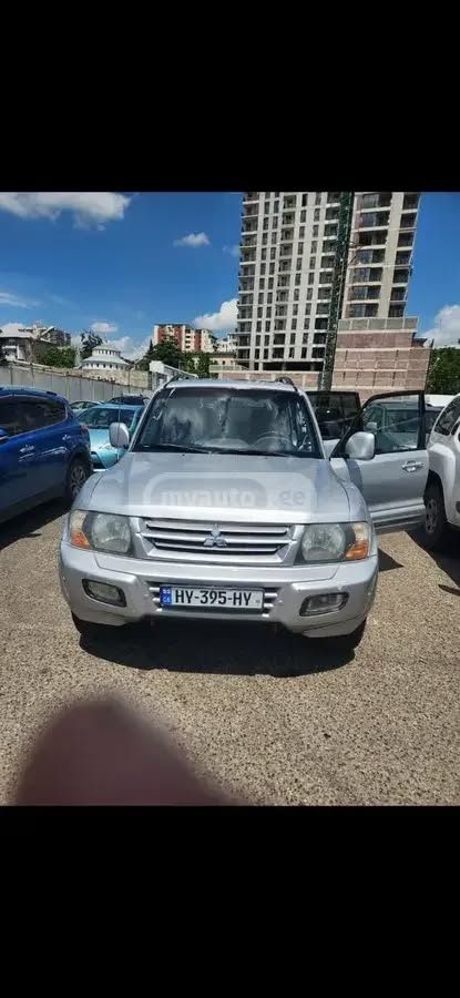 Mitsubishi Montero 2001