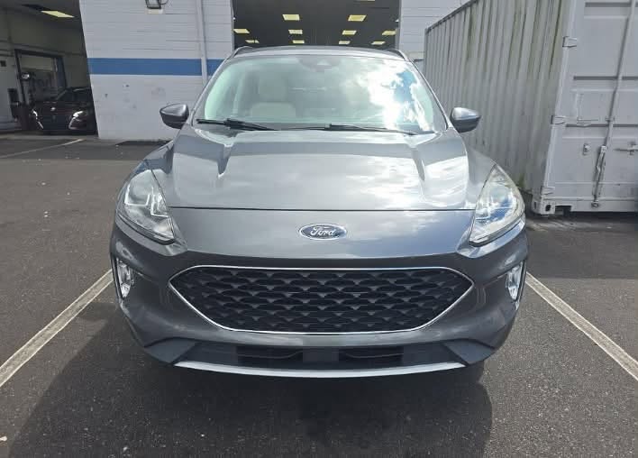 Ford Escape — 11,000$