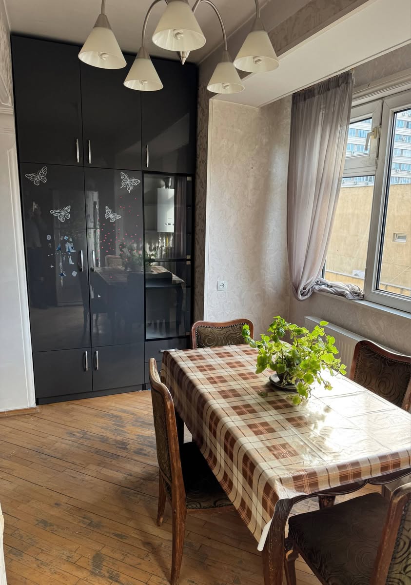 იყიდება 3-ოთახიანი ბინა, თბილისი — $151,000