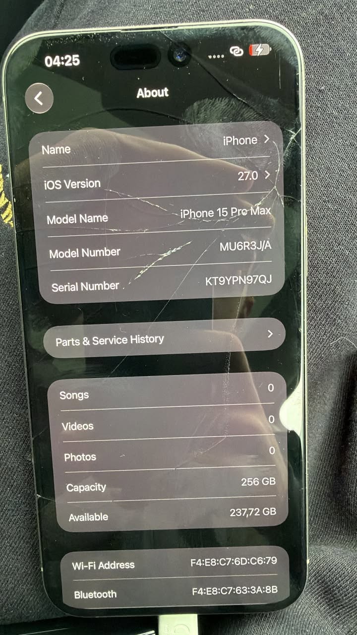 iPhone 15 Pro Max, ეკრანი ბზარებით