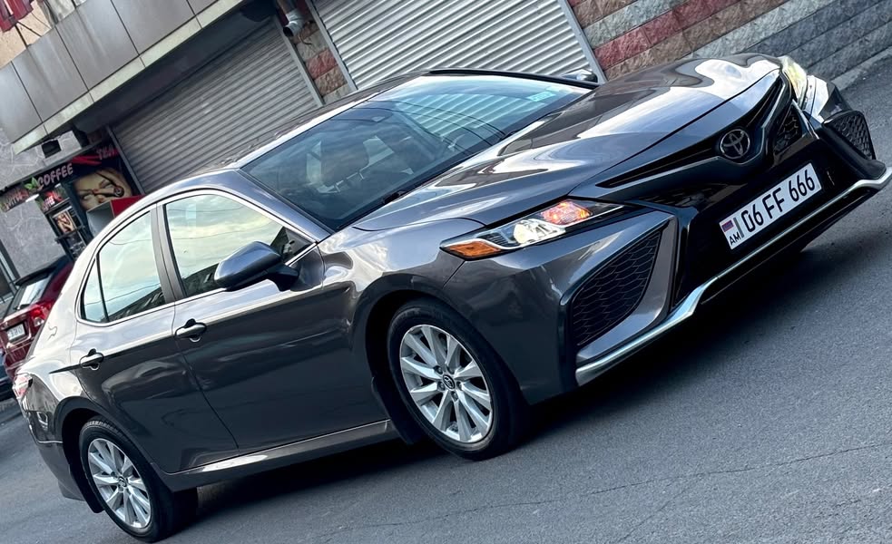 Toyota Camry 2019