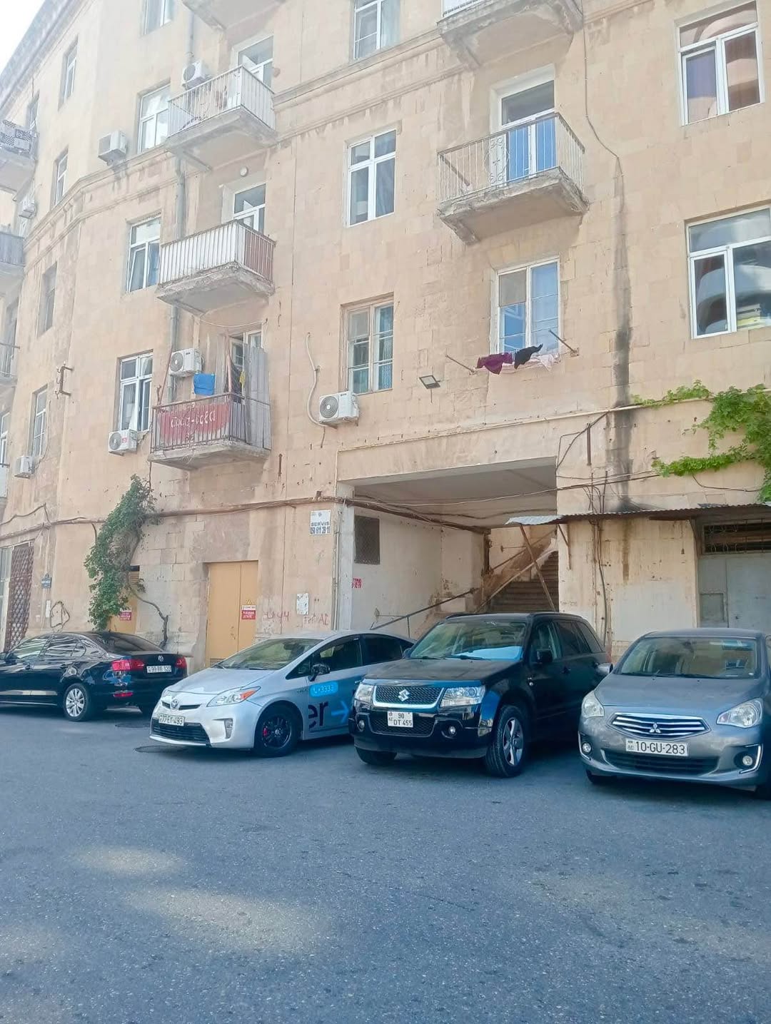 Բայլովո Բուլվարի մոտ 2 սենյականոց բնակարան եմ վաճառում