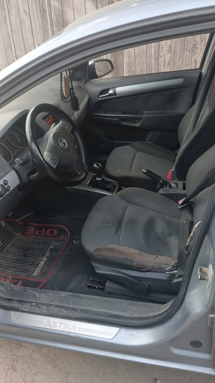 Astra Astra H 2004 — 5,500₾