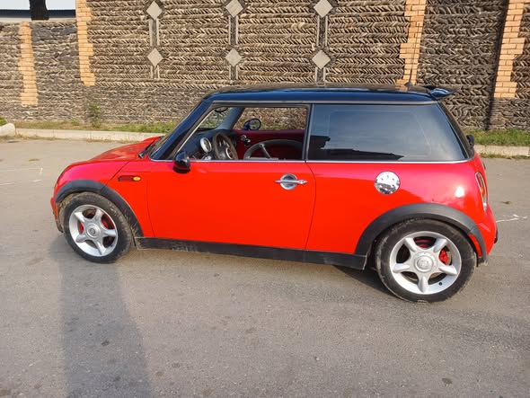 2003 წლის ავტომობილი, 2,500$