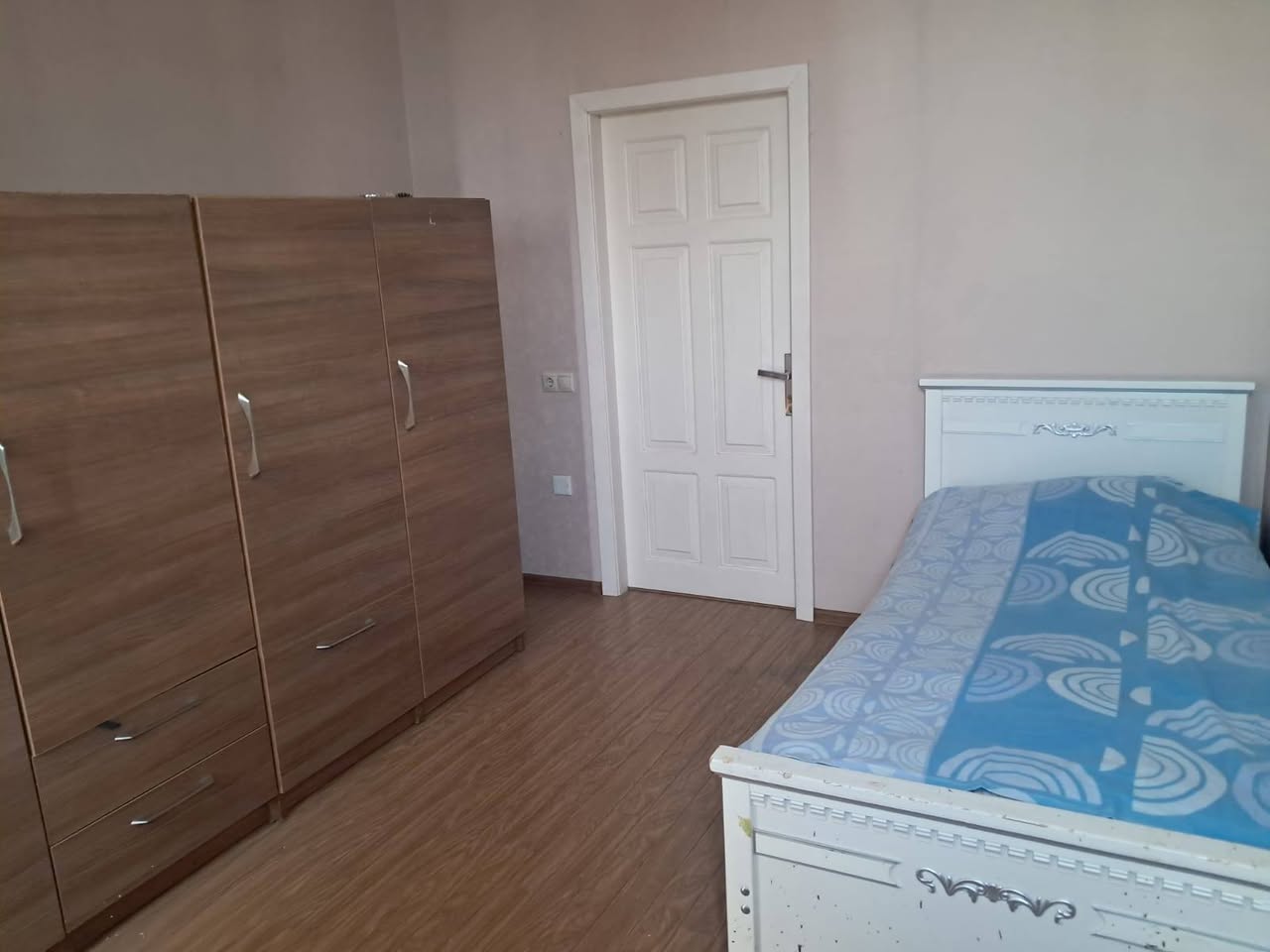 Çok acil olarak 4 odalı daire satılık