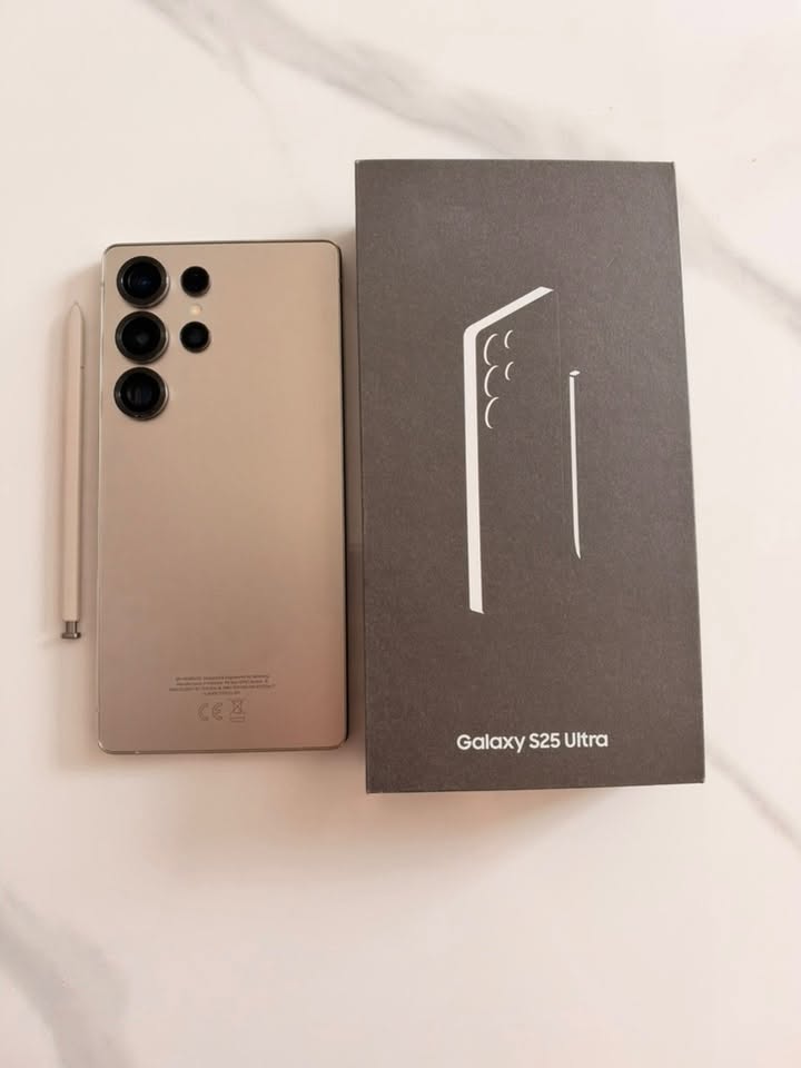 იყიდება Samsung s25 ultra ტელეფონი არის