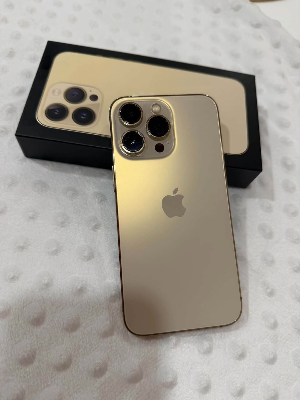 iPhone 13 Pro. 128 GB — 800₾ satıyorum.