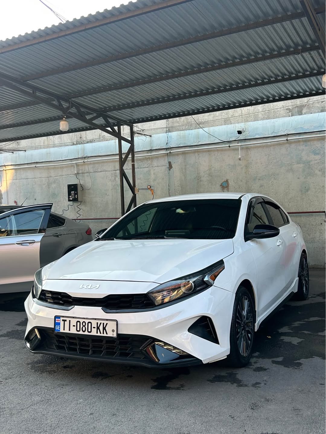 Avtomobil 2023 — 12,000$