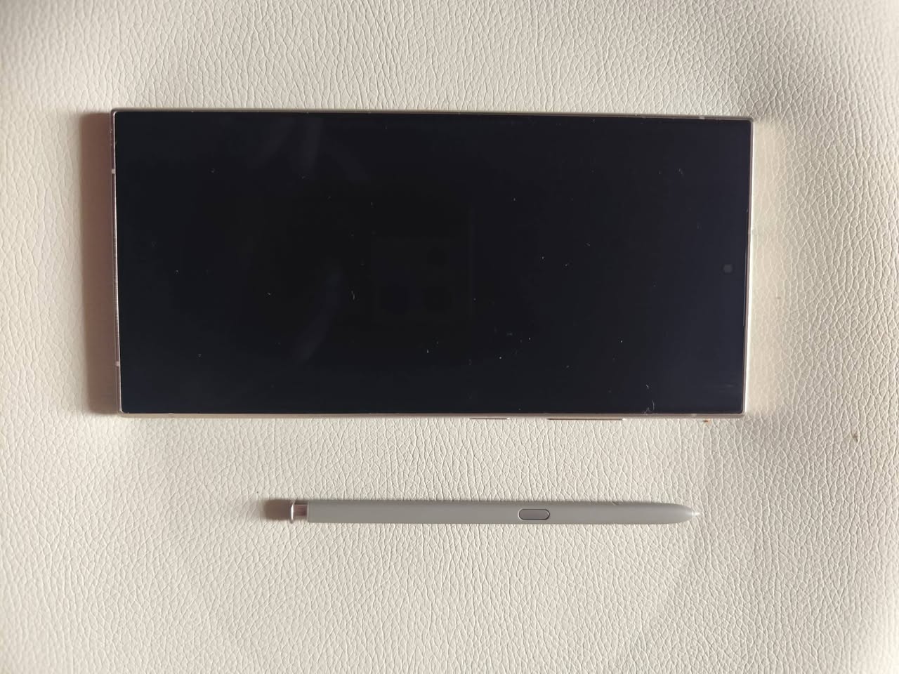 Satılık Samsung ES 24 ultra iyi durumdadır