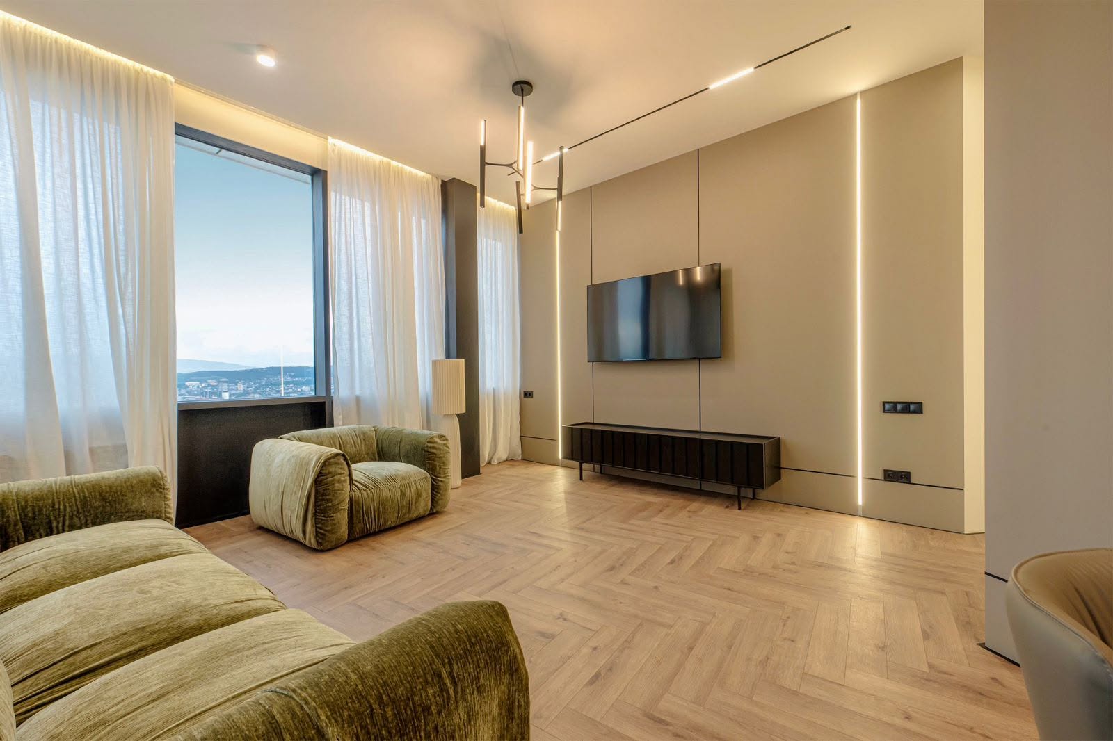 2-комнатная квартира в аренду, Тбилиси — $3,200