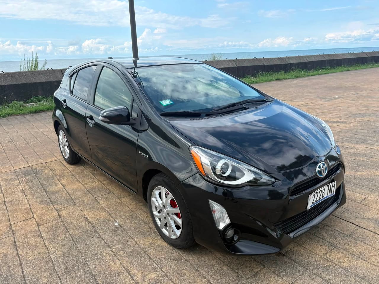 Prius C 2016 — 5,400$