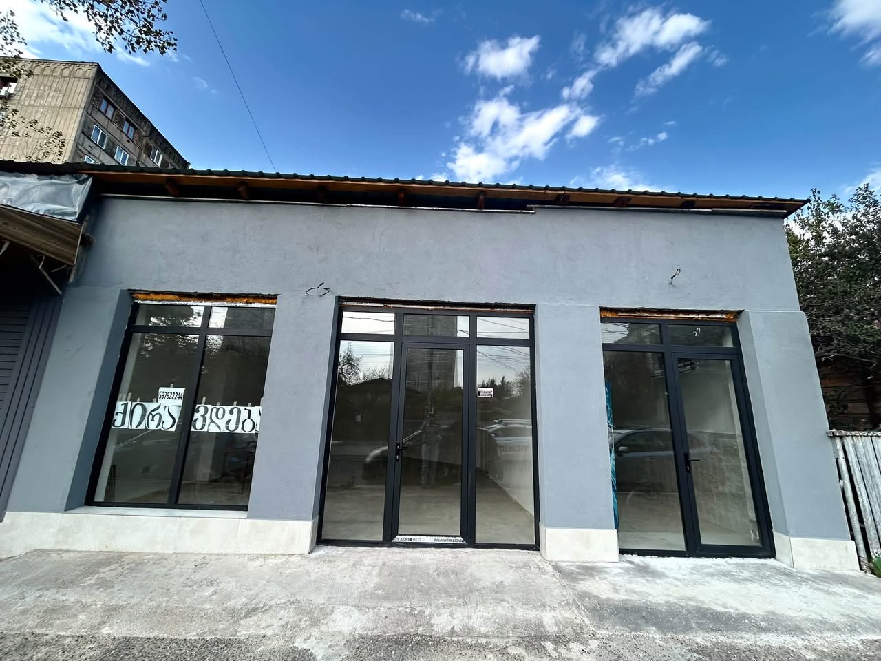 Ticari alan, Kutaisi — 2,000 ₾