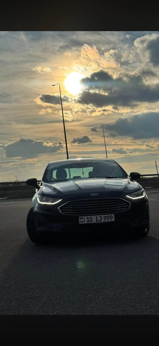 Ford Fusion Hybrid 2019