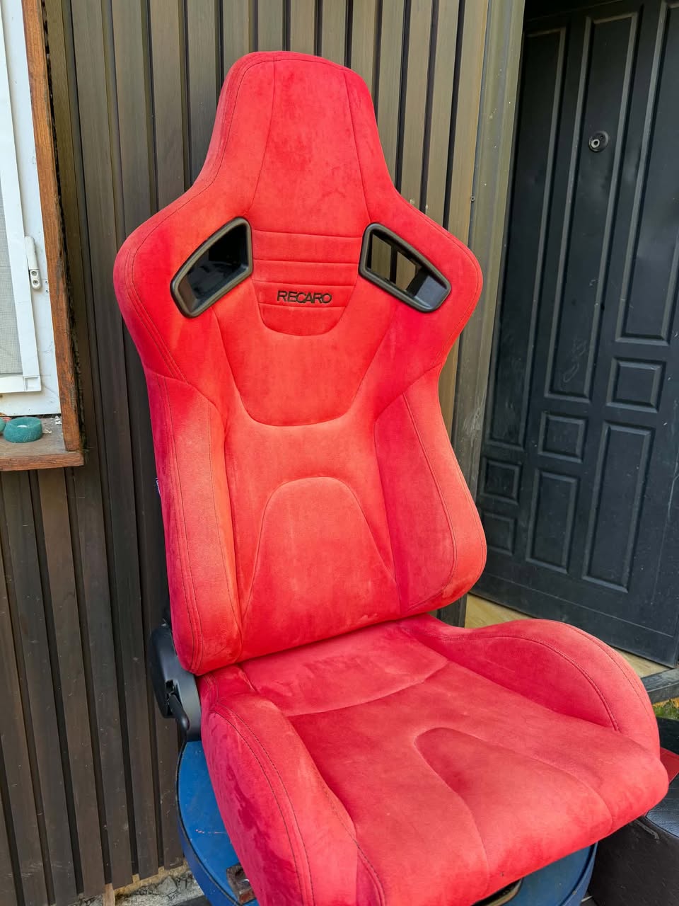 Recaro — 1,200₾