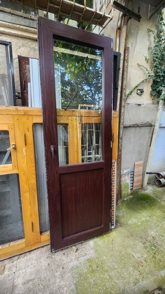Дверь со стеклянной панелью, 235-80 с рамой