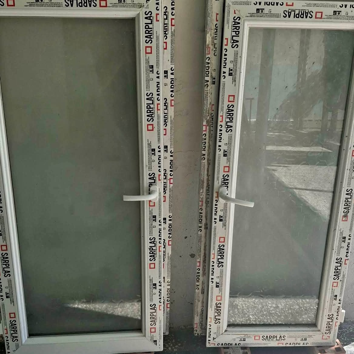 SARPLAS თეთრი PVC ფანჯრები და ბალკონის კარები