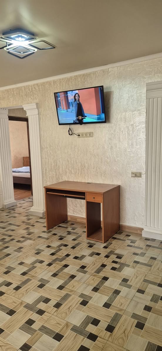 🏡 Сдается первый этаж частного дома — 1,000₾