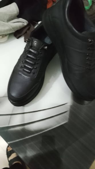 New men's black leather shoes