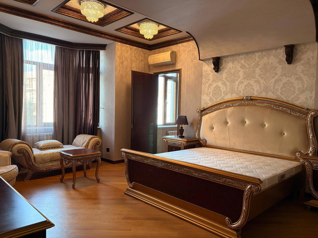 КЛАССИКА, КОТОРАЯ НЕ ВЫХОДИТ ИЗ МОДЫ. — 3,000₼