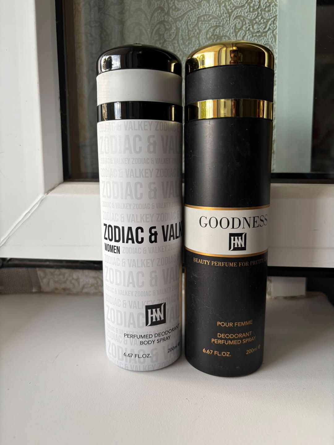 Deodorant spreyler parfüm ətri ilə
