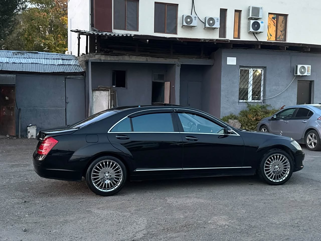 Mercedes-Benz S-Class W221 2007 — $10,500