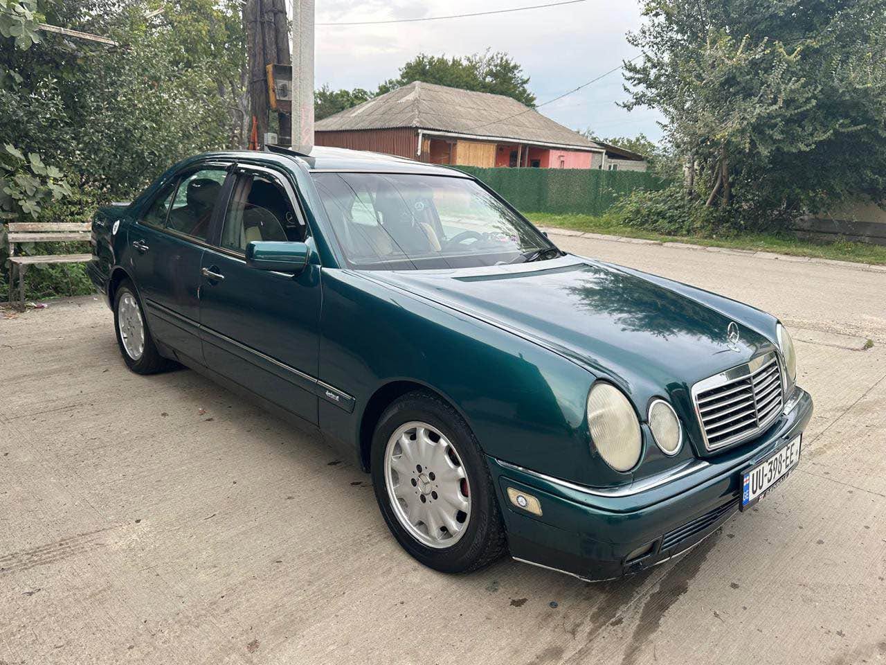 იყიდება: 3600$ წელი: 1998 ძრავი: 3.2