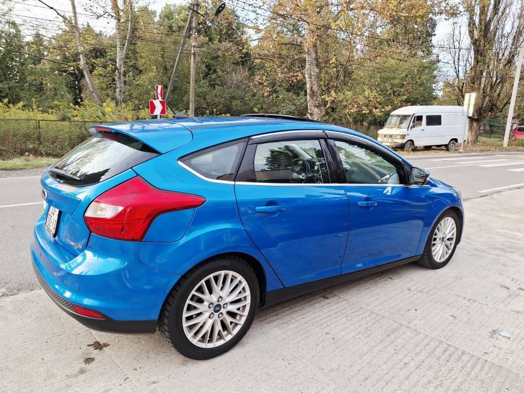 Kutaisidə...4300 dollar...2014-cü il...Ford Focus Titanium...yürüş