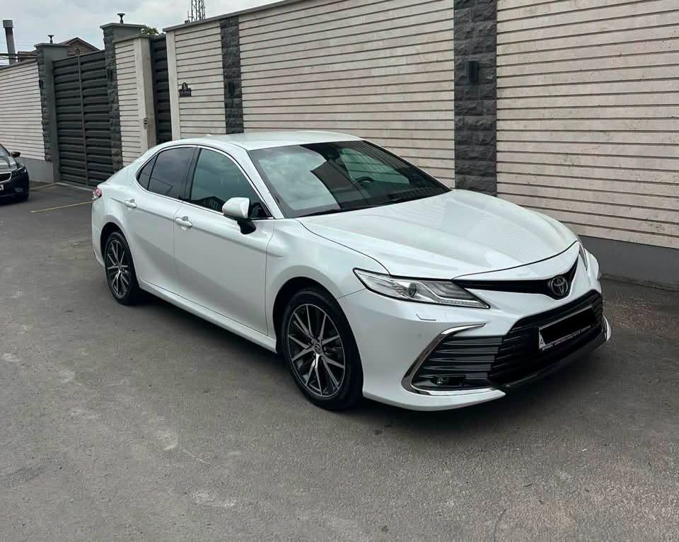 Toyota Camry 2021