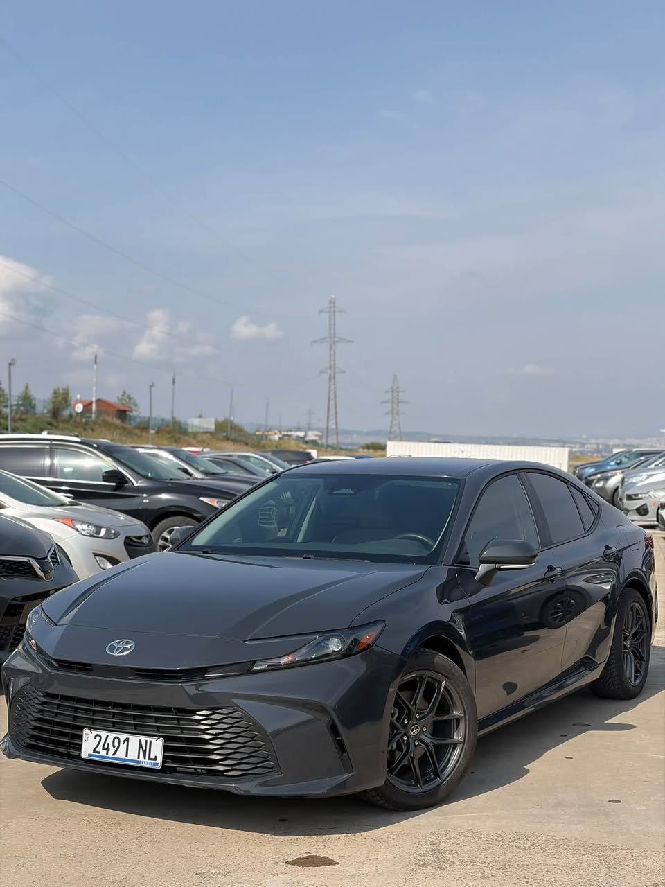 Toyota Camry 2025 — 20,500$