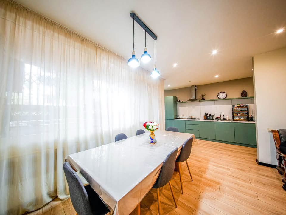 5 otaqlı mənzil satılır, Tbilisi — $208,000