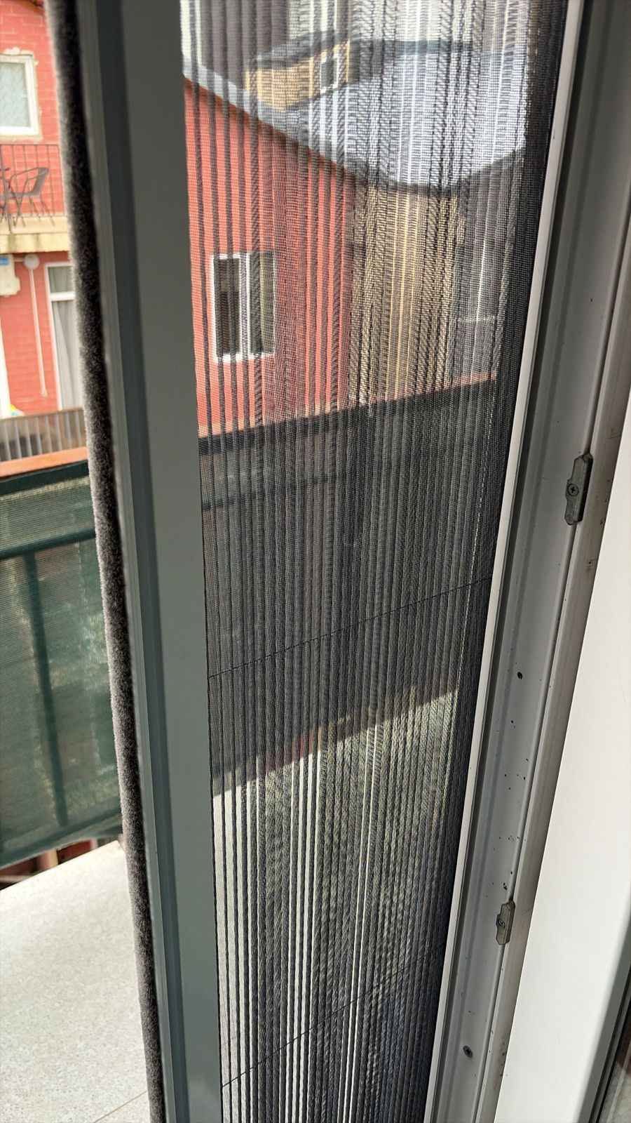 Rustavida qraflıqlı slayt şəbəkələr