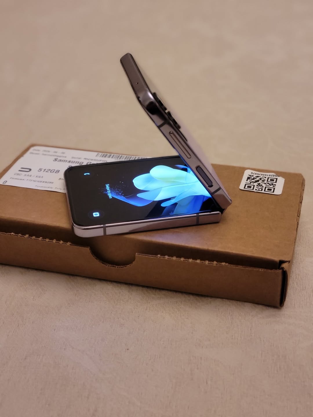 იყიდება Samsung Galaxy Z Flip 4 — 600₾