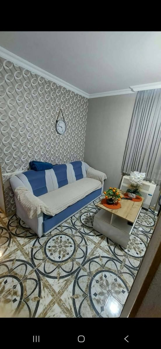 Kutaisidə Nikea üzərində 23000$-a 9 otaqlı mənzil kirayəyə verilir