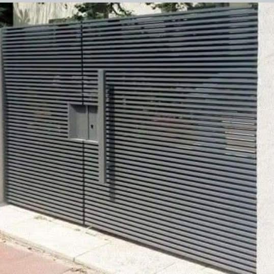 Դարպասներ և մուտքի դռներ