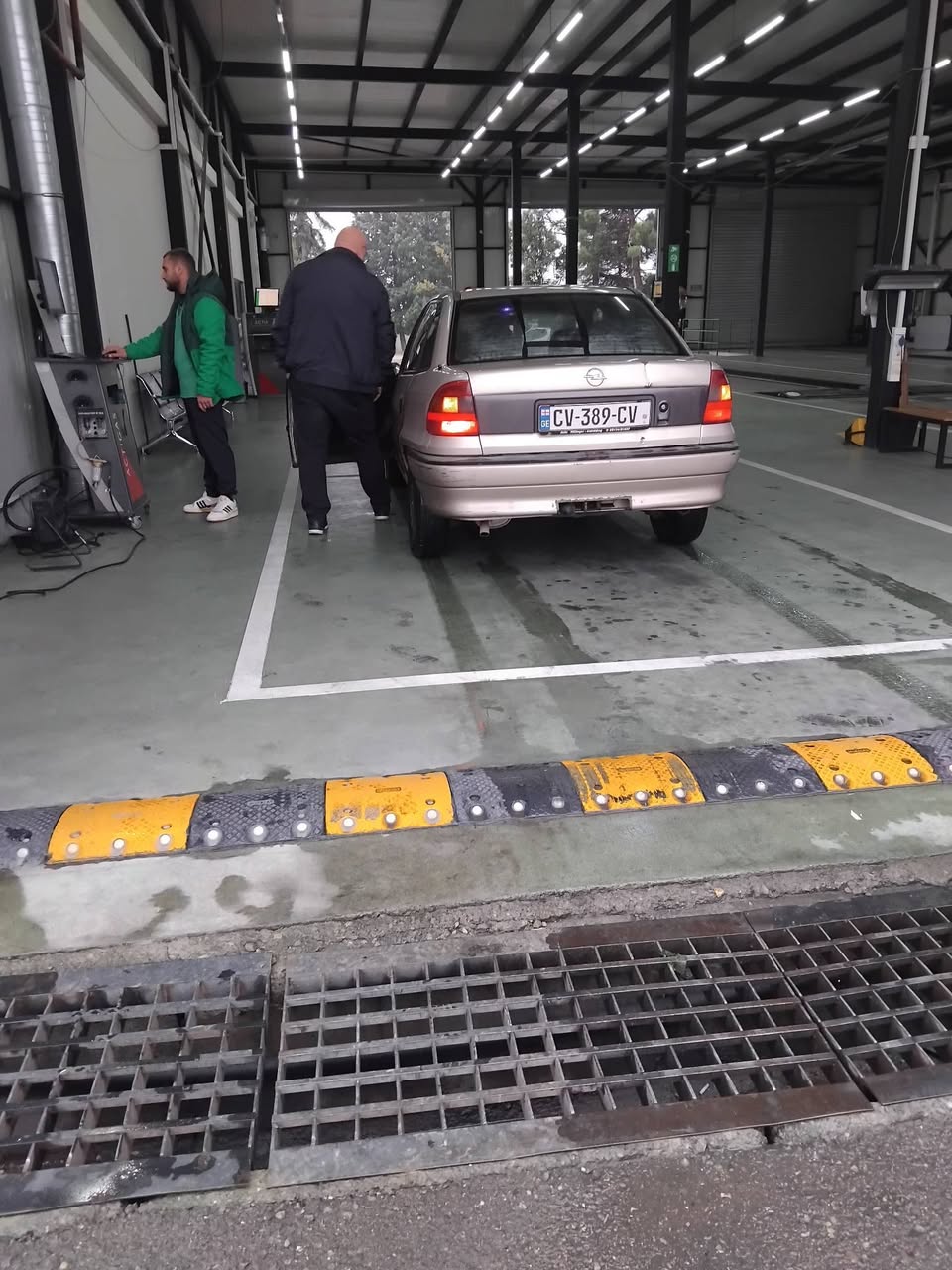 Tek 1 yılık garanti ile Opel'de satılır