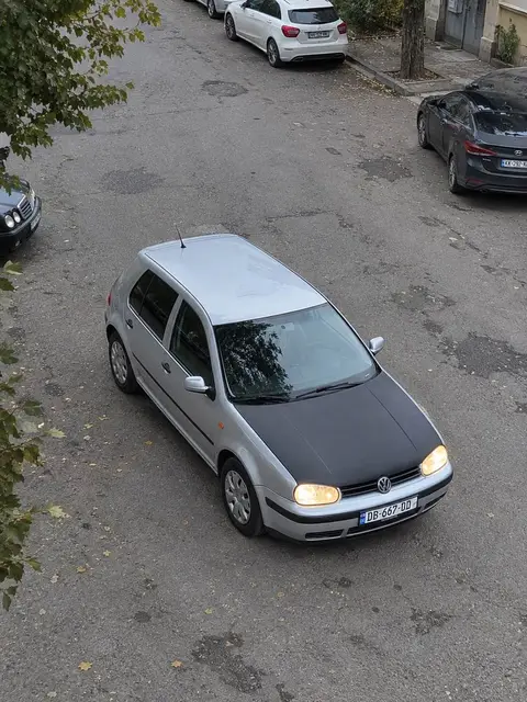 Volkswagen Golf 4 1998 — 2,100$