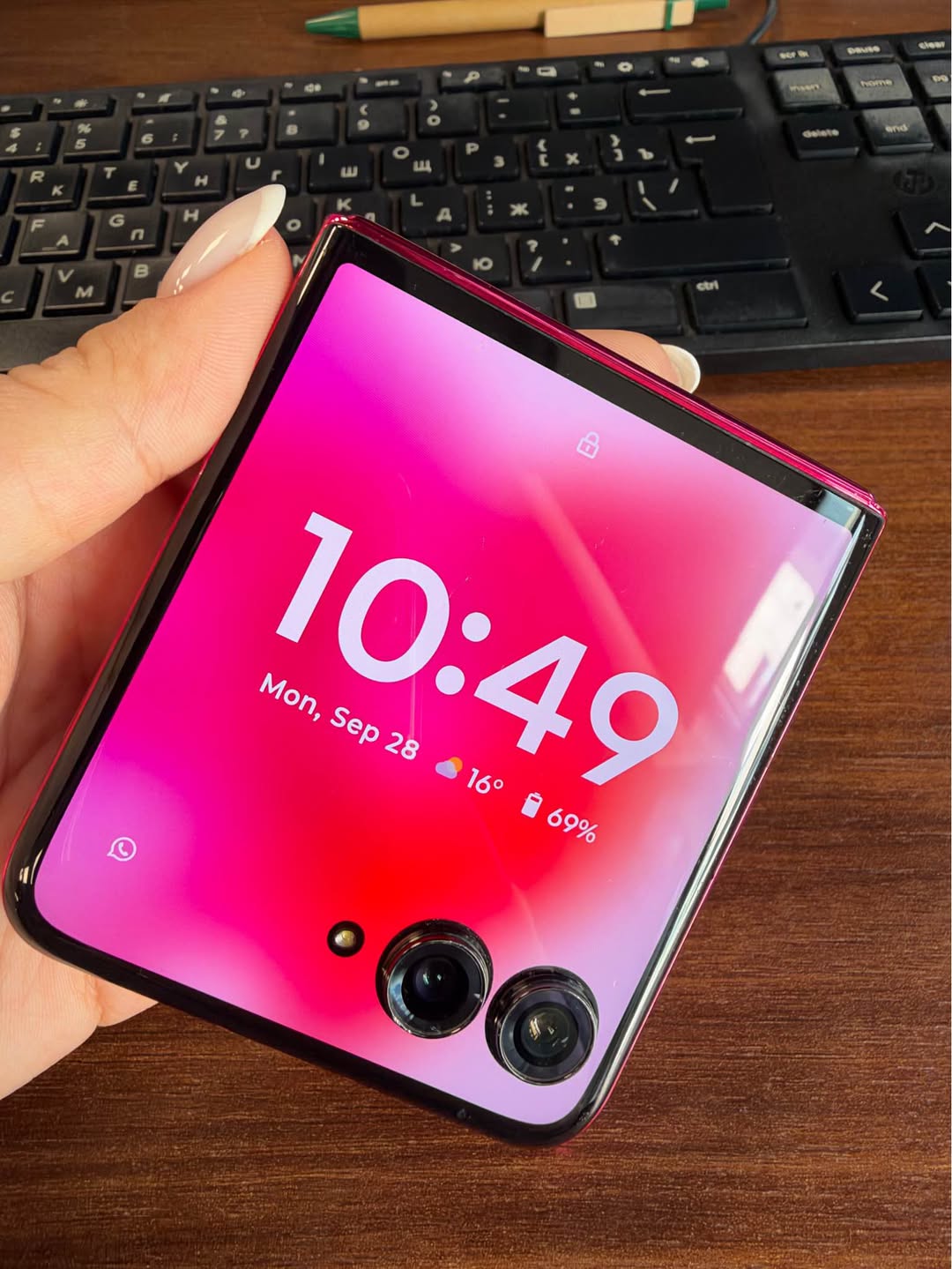 Motorola razr 50 Ultra is sold, technically