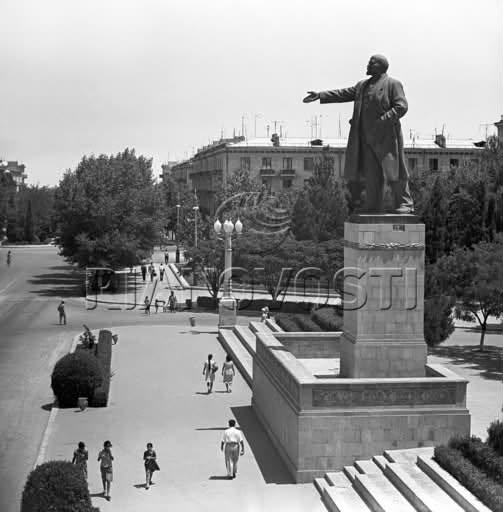 Avtomobil