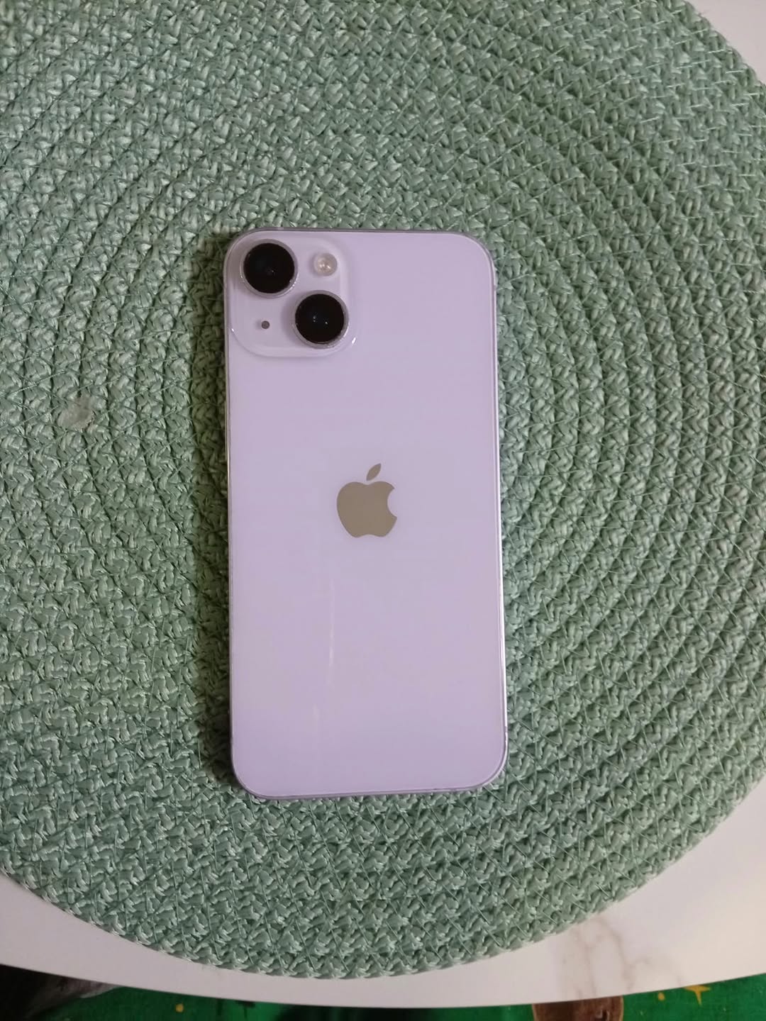 Ես վաճառում եմ iPhone 14 գեղեցիկ վիճակում: Գինը՝ 700 լարի: