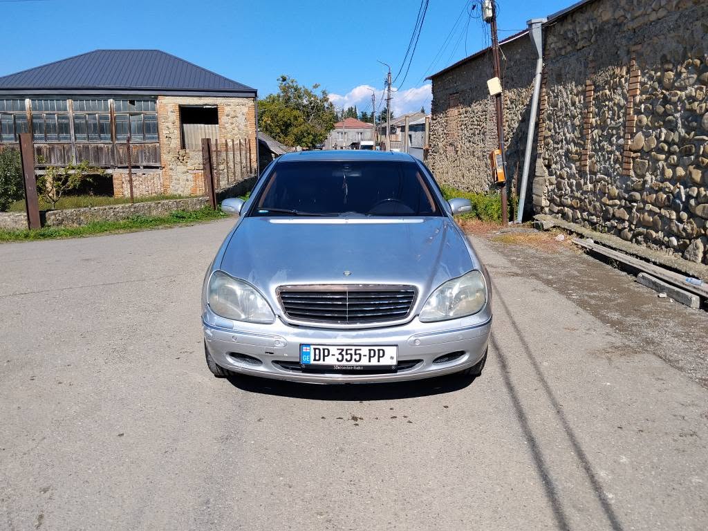 The car is in Gurjaani $3.2 gas benzine is good - $2,800