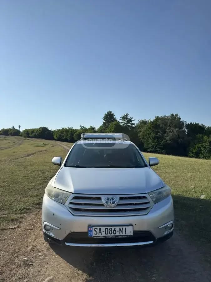 Toyota Highlander 2013 — 12,700$