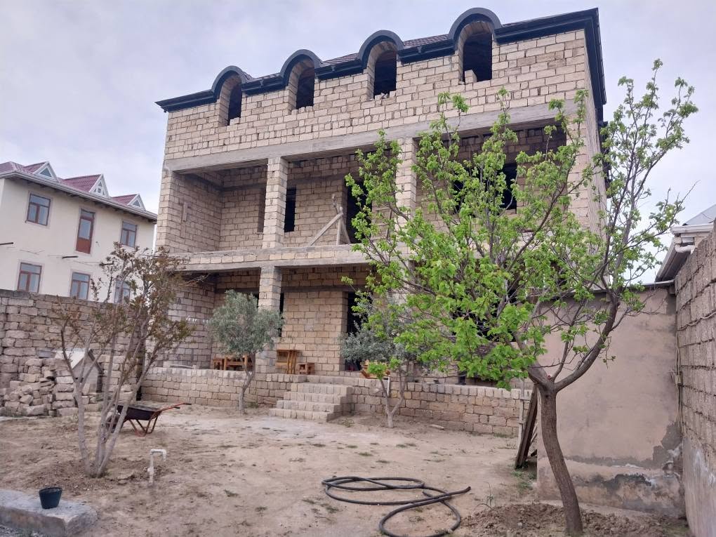 Հանգստյան տուն, Բաքու — 200,000 ₼