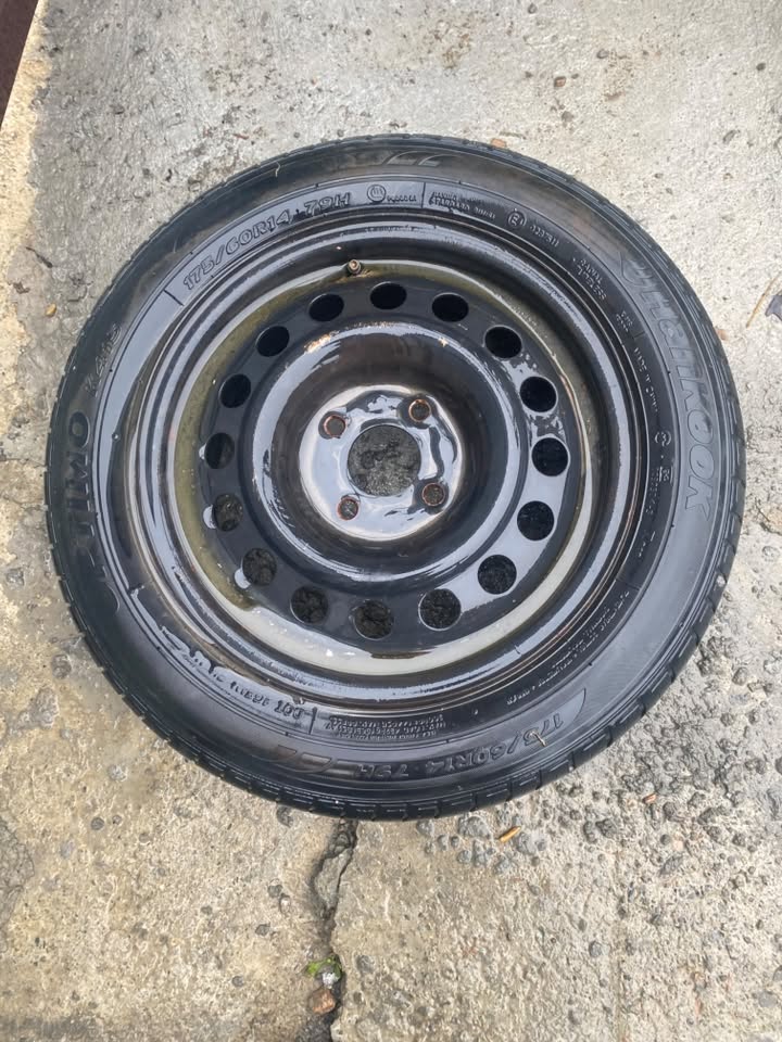 R14 steel wheel with tyre, spare